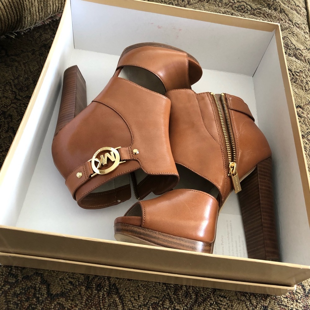 Micheal Kors - Nude Half Calf Boots!
